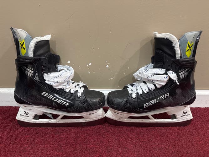 Bauer Vapor Hyperlite 2 Hockey Skates Regular Width Pro Stock 8 Item#PSBB8