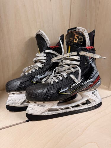 Custom Bauer Vapor 2X Pro Stock Skates – Size 8 | With Steel (Used)