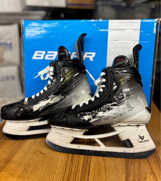 Bauer Vapor Hyperlite 2 Hockey Skates w/ FlyTi Steel - Senior 10.5 / Fit 2 (Good)