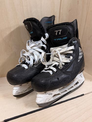 TRUE Pro Stock Custom Ice Hockey Skates – Size 5 | With Steel (used)