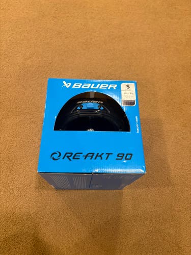 Small Bauer Re-Akt 90 Helmet - Navy (New)