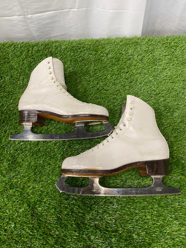 Riedell Figure Skates |  Adult Sized 6.5