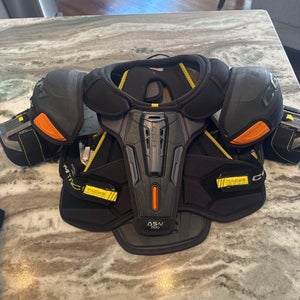 Men's Large Junior CCM Tacks AS-V Shoulder Pads (Used)