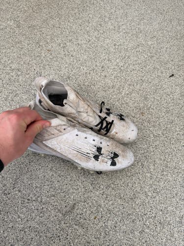 White Men's Size M 12.0 (W 13.0) Adult Under Armour Blur Low Top Molded Cleats (Used)