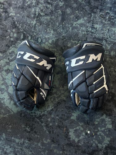 Blue CCM JetSpeed FT390 Gloves 14" Pro Stock (Used)