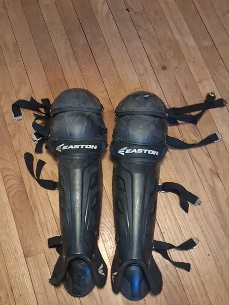 Easton Mako Catcher's Leg Guard (Used)