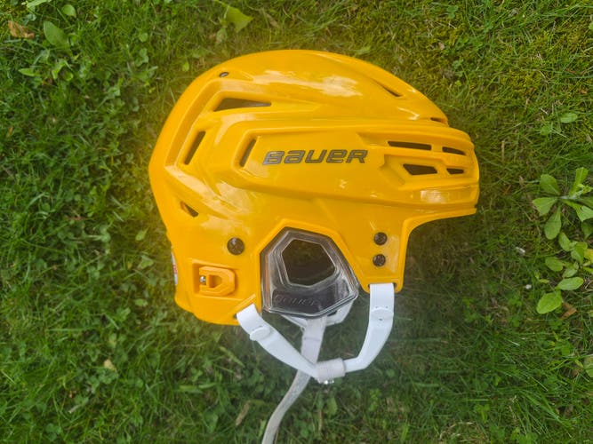 Medium Bauer Re-Akt 155 Helmet (Used; Yellow)