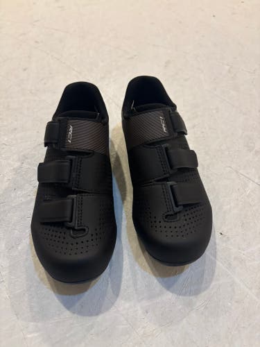 Black Women's Adult 6.5Y (Big Kids / Youth) Shimano Cycling Shoes (New)