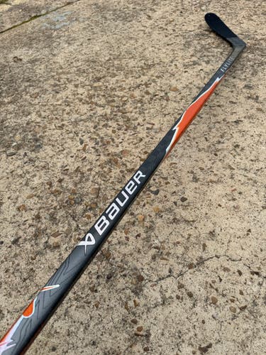BAUER Used VAPOR Flylite Pro Stock Hockey Stick Grip P28 82 Flex Left 76318