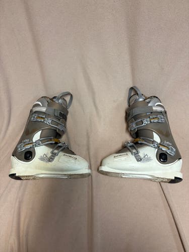 Mondo 26 & 26.5 Unisex Dalbello Lotus All Mountain Ski Boots Soft Flex (Used)