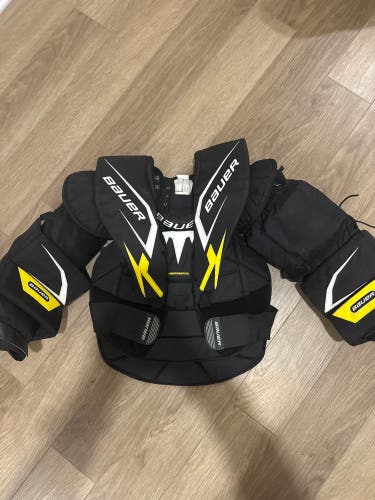 Medium Bauer Performance Goalie Chest Protector (Used)