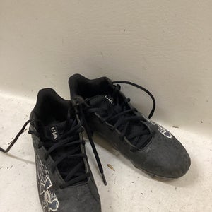 Used Under Armour Jr FB Cleats Black Junior 05.5 11725-S000501353