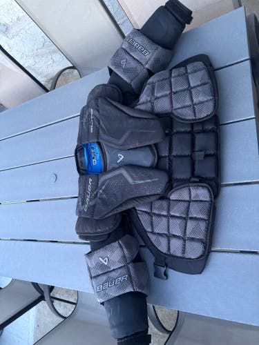 Small senior Bauer Elite Goalie Chest Protector (Used)