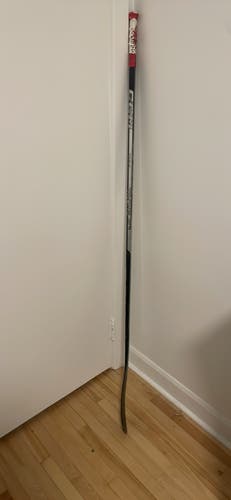 CCM Tacks Right Handed Hockey Stick P29 70 Flex