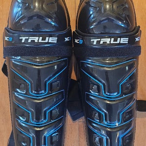 TRUE XC9 Senior Hockey Shin Guards 15" – Excellent Condition – Lightweight Elite (Used)