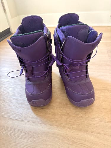 Women's Size M 7.0 (W 8.0) Burton Freestyle Snowboard Boots Medium Flex Freestyle (Used)