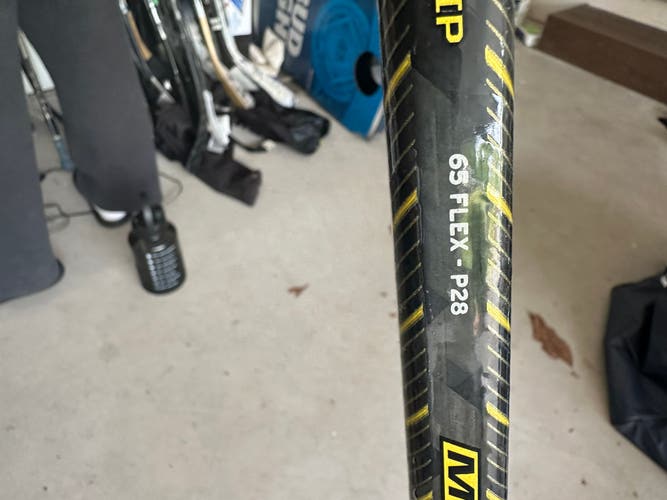 Intermediate CCM Super Tacks Team Right Handed Hockey Stick P28 65 Flex (Used)