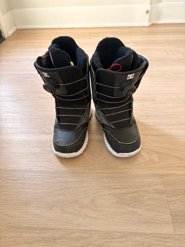 Unisex Size M 5.0 (W 6.0) DC Lotus Snowboard Boots Medium Flex Freestyle (Used)