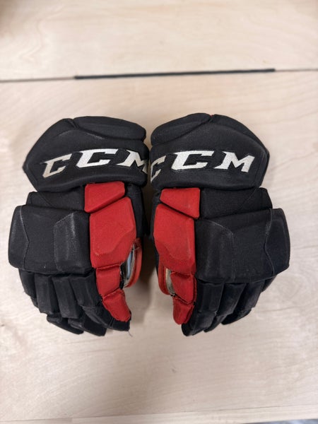 Niagara Ice Dogs OHL CCM Player-Issued Hockey Gloves – Size 13” | Black/Red | Slit in right palm