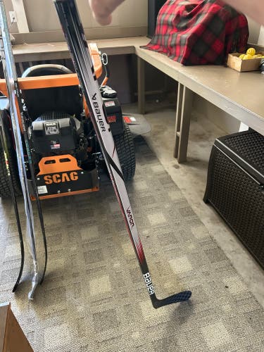 Senior Bauer Vapor Flylite Left Hand Hockey Stick P92 77 Flex (Used)