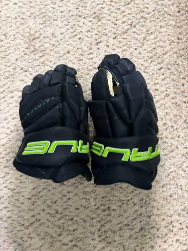 True Catalyst 9x Pro Gloves 13.5” Pro Stock (New)