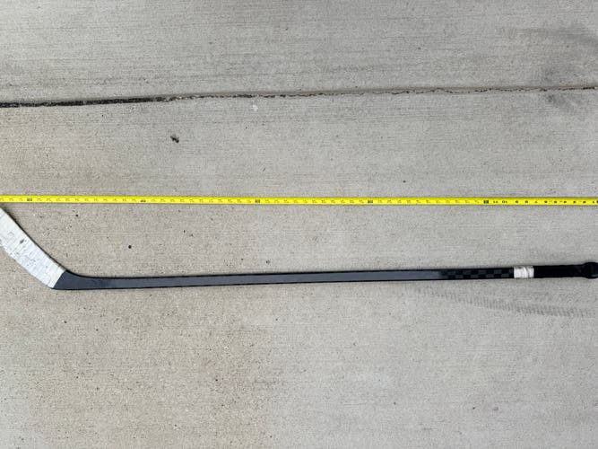 Senior Extra Lite Right Handed Hockey Stick P92M 95 Flex (Used)