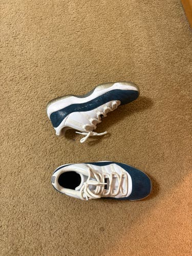 Men's Size M 10.5 (W 11.5) Air Jordan 11 Shoes (Used)