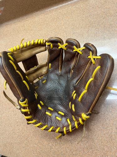 Mizuno Classic FastPitch Softball Glove 11.5" (Used)