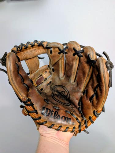 Wilson RH Infield A2000-XO Baseball Glove 11.5" (Used)