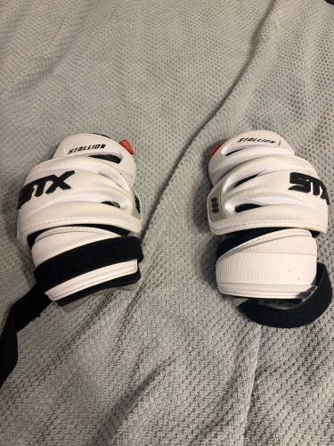 Large/Extra Large Adult STX Stallion 900 Arm Pads (Used)