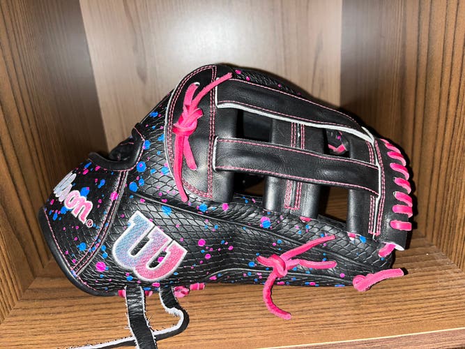 Wilson A2000 RH Baseball Glove 12" elly de la Cruz model