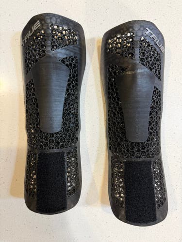 Black True Pro Custom 3D Printed Hockey Skate Tongue Pair 8.5 (New)