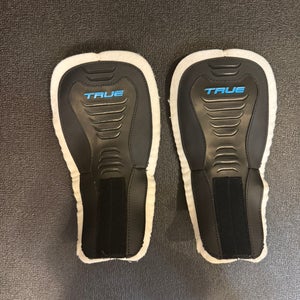 Super Rare No made anymore Black True Pro Custom TF Felt Hockey Skates Tongue Pro Stock 9 (New)