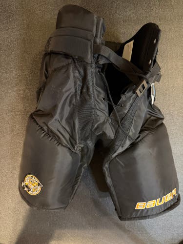 USHL Green Bay Gamblers Men's Senior Medium +1 Black Bauer Custom Pro Hockey Pants Pro Stock (New)