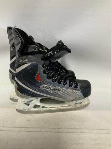 Used Bauer VAPOR X15 Junior Hockey Skate Junior 02.5 11823-S000038879
