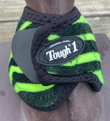 Tough 1 Extreme no turn neoprene vented overreach /bell boots M green zebra