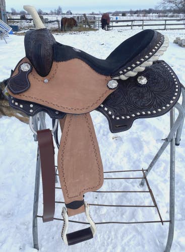 15" Ironwood Western barrel saddle tooled/buckstitched leather, roughout fenders