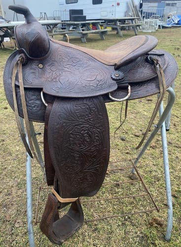Used /vintage 15”  tooled round skirt Western saddle for round withers US made
