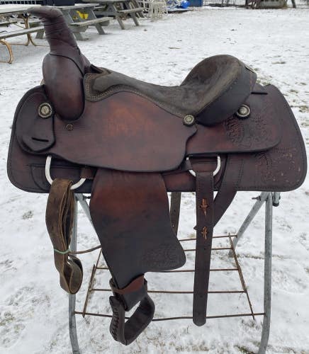 Used/vintage  16" Western roping saddle US made