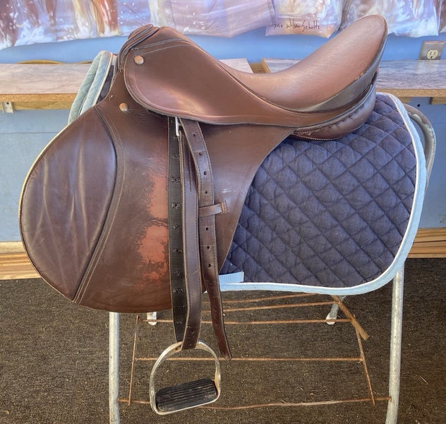 Used 16.5" AP English saddle w/fittings, pad, M tree