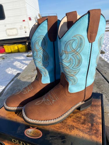 Child 11 brown leather square toe Old West cowboy boots w/turquoise shaft