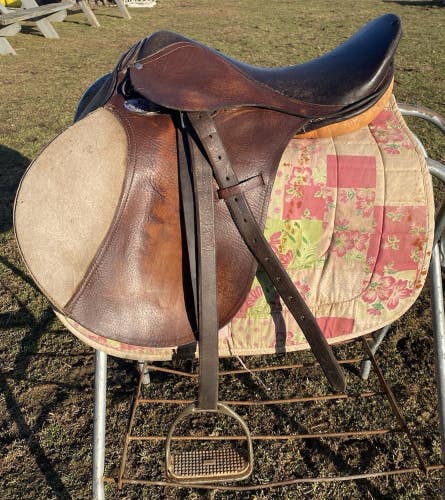 Used Blue Ridge 16.5" AP English saddle w/fittings, pad, MW tree