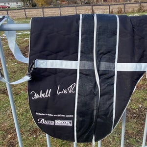 Wintec Isabell Limited Edition English dressage saddle bag/carrier w/girth pouch