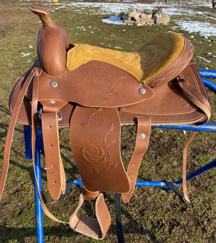 12"  tan  leather youth / pony western saddle w/maize  suede seat US made