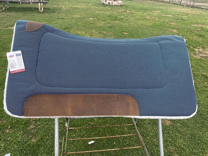 Weaver blue contoured cordura/felt fleece bottom Western saddle pad 32" X 32"