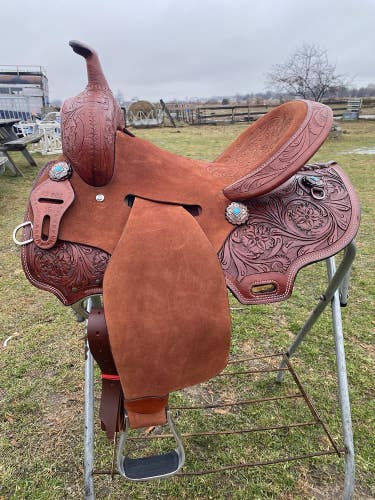15"  Posie  Western barrel saddle w/in-seat stirrup straps