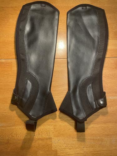 Saxon Syntovia Black synthetic half chaps small