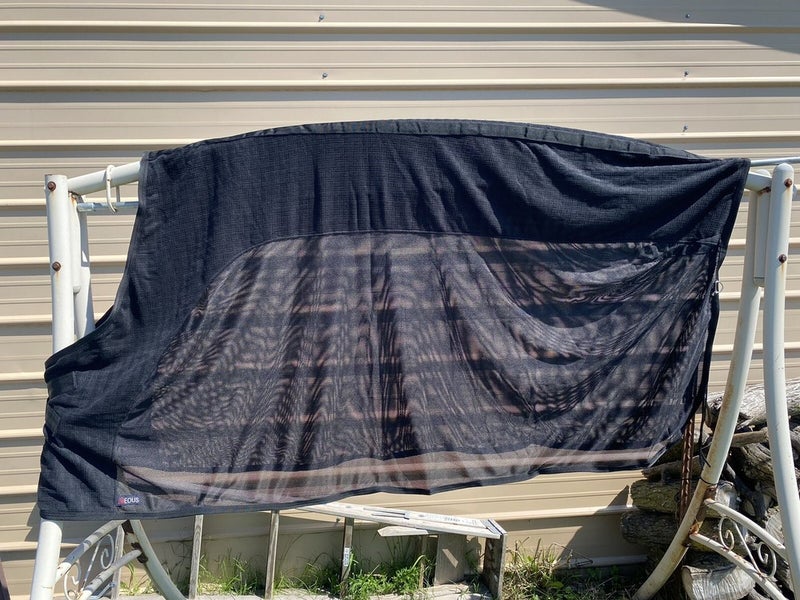 90" EOUS black mesh / fleece combo cooler sheet w/quick-grip front closure