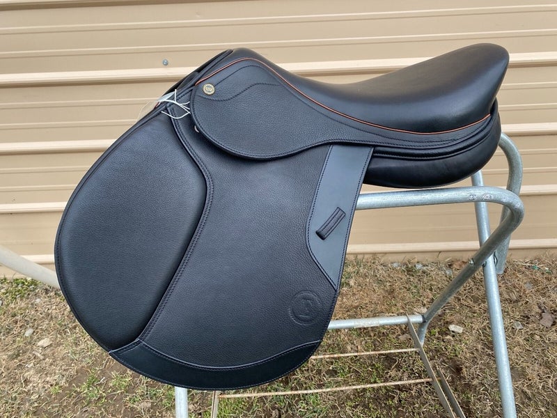 17.5" Collegiate Enzo Treviso Maria close contact / jumping saddle blk w/brown