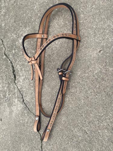 Riata lt oil  Western Futurity brow headstall w/champage crystals, silver spots